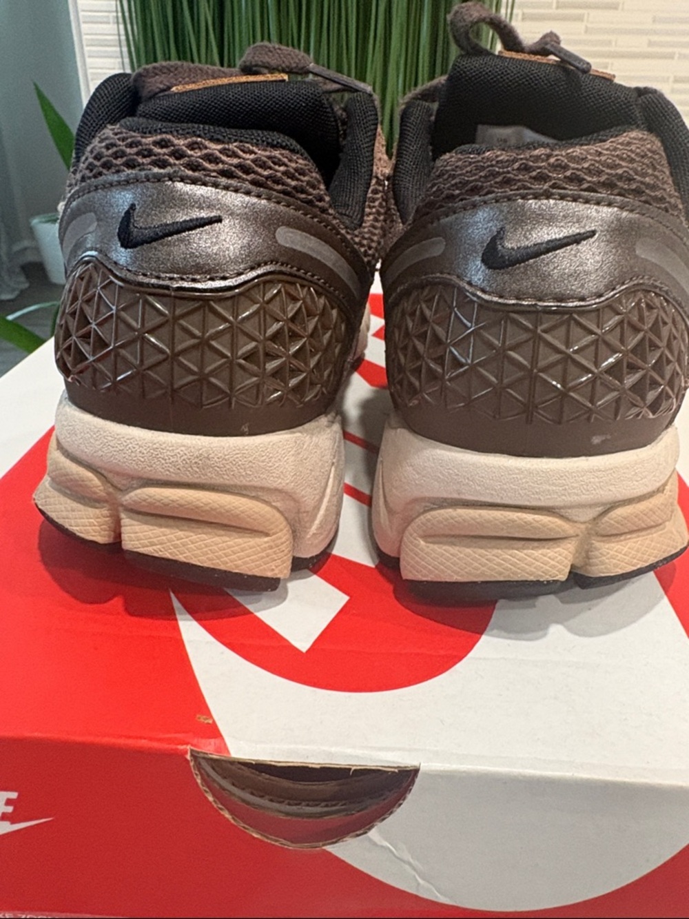 Nike Zoom Vomero 5 - Picture 11 of 12